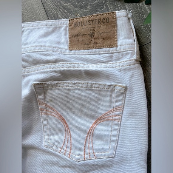 Vintage y2k HCO hollister low rise flare jeans in white. Size 7. - Picture 7 of 12